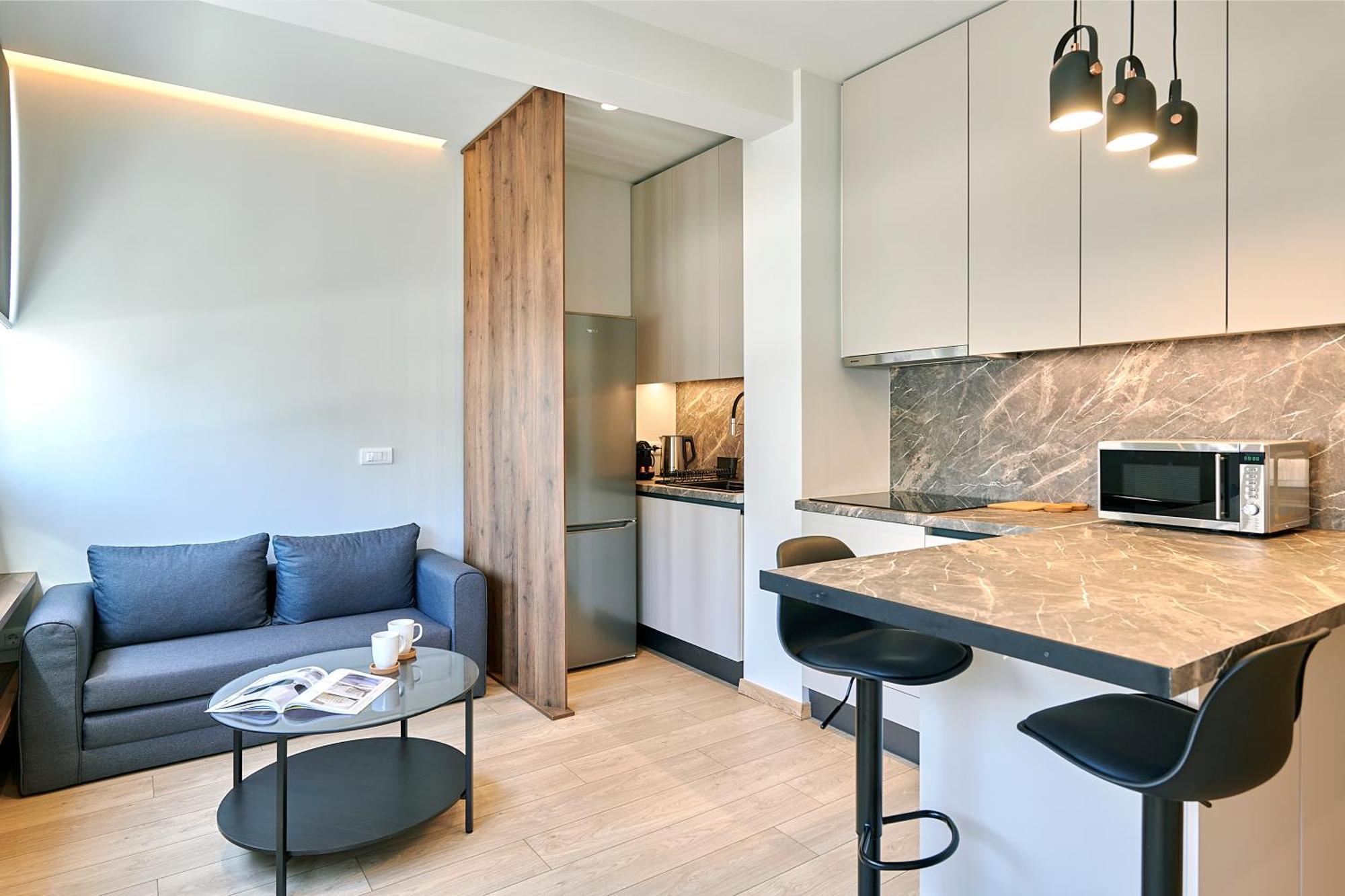City-Center Apartment In Vibrant Monastiraki, Афины Экстерьер фото